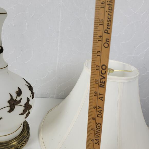 Vintage Stiffel Table Lamp White Porcelain Gold Leaf MCM Retro Hollywood Regency - Picture 12 of 16